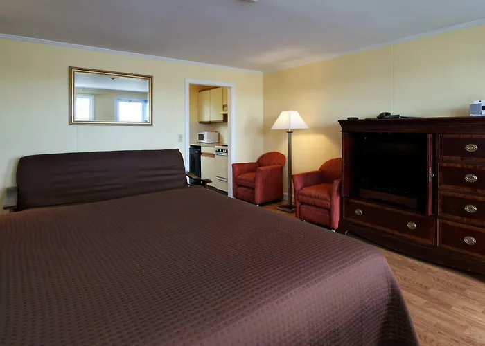 Cape Cod Harbor House Inn