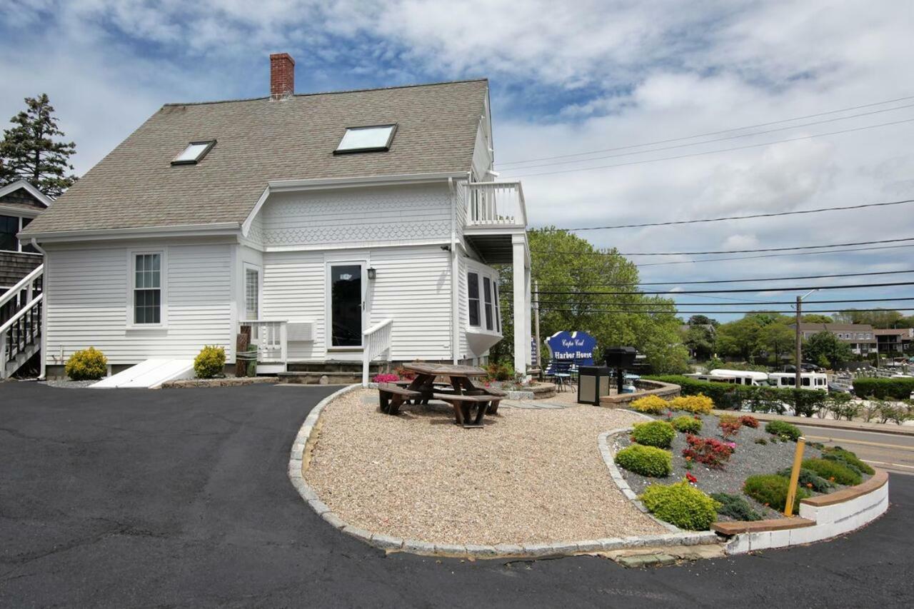 Cape Cod Harbor House Motel 2*